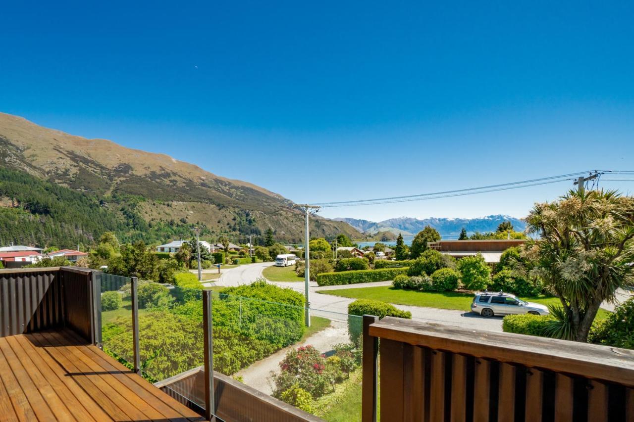 Views On Parry - Lake Hawea Holiday Home Экстерьер фото