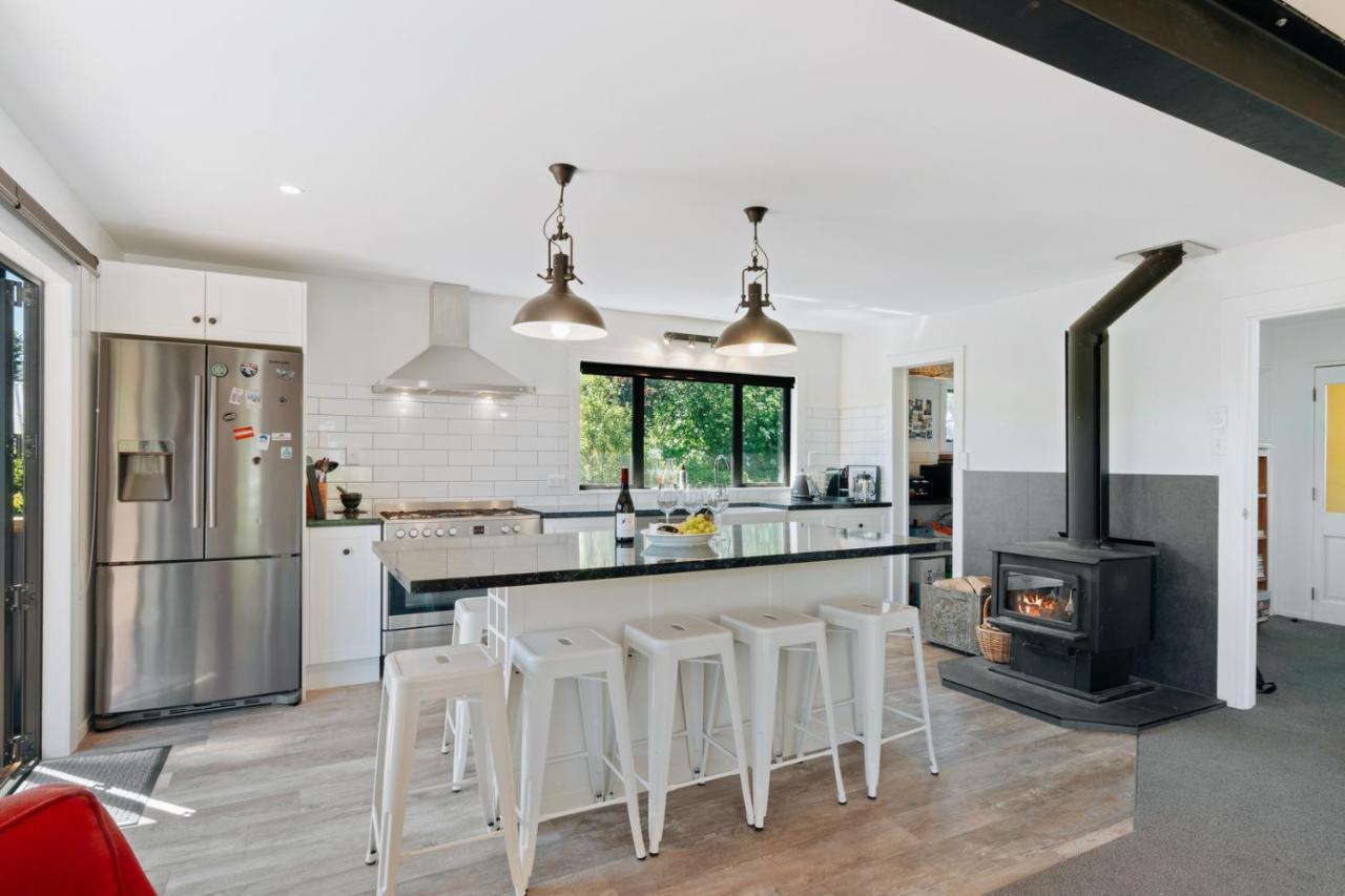 Views On Parry - Lake Hawea Holiday Home Экстерьер фото