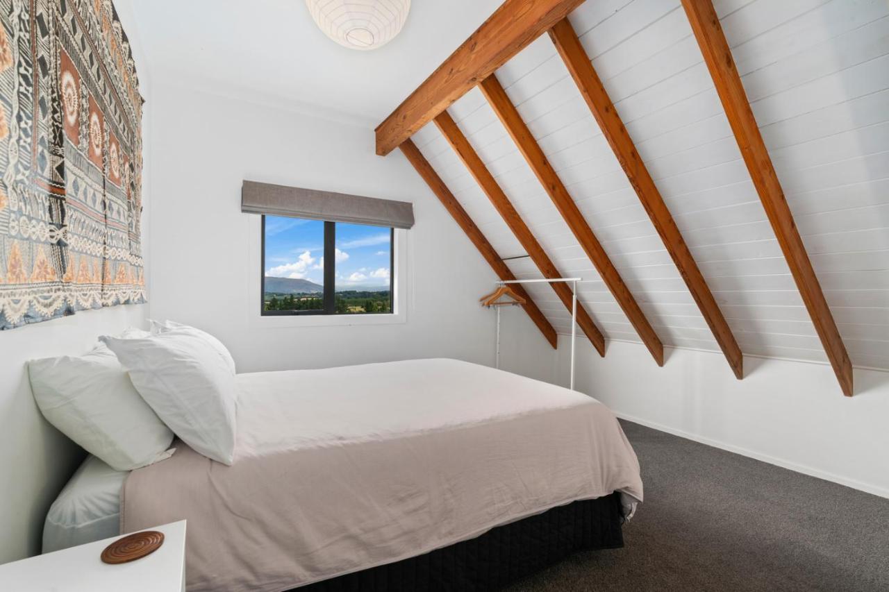 Views On Parry - Lake Hawea Holiday Home Экстерьер фото