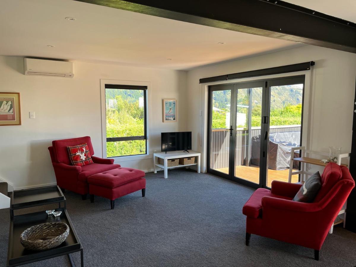Views On Parry - Lake Hawea Holiday Home Экстерьер фото